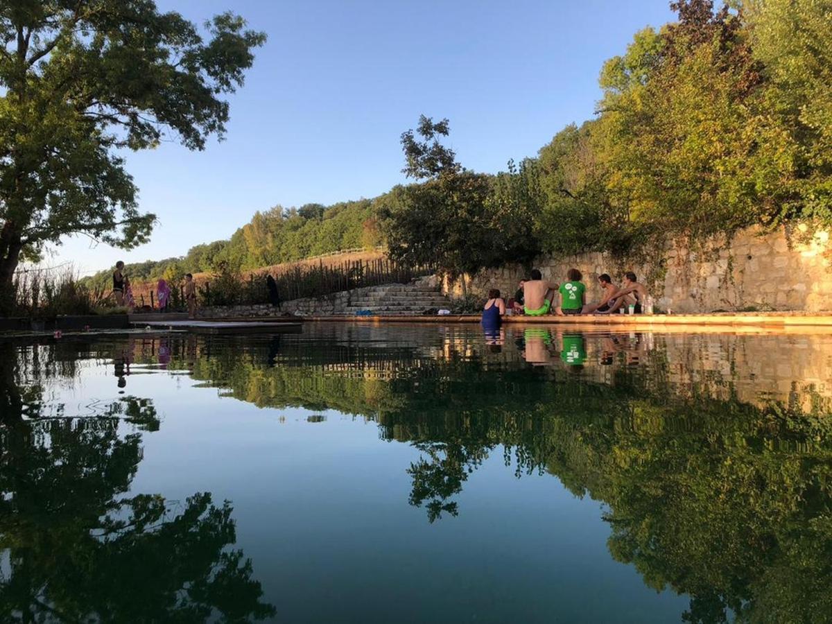 Gite Les Cabanes De Fallot Pour 15 Personnes - Piscine Naturelle L'isle-Bouzon Buitenkant foto
